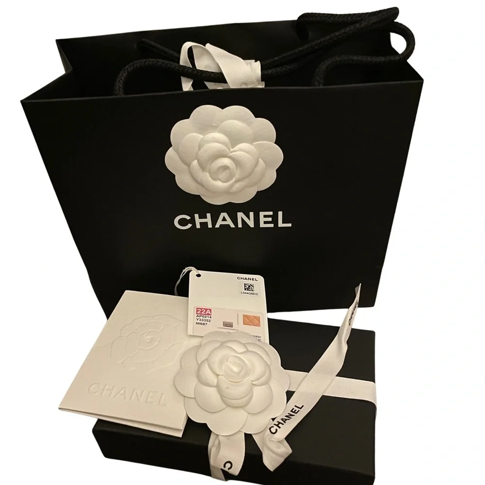 ‼️SOLD‼️CHANEL 22A Beige/ Caramel Classic Flap Card Holder NWT - Picture 3 of 13